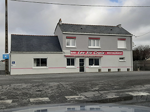 LES SIX CROIX LES SIX CROIX